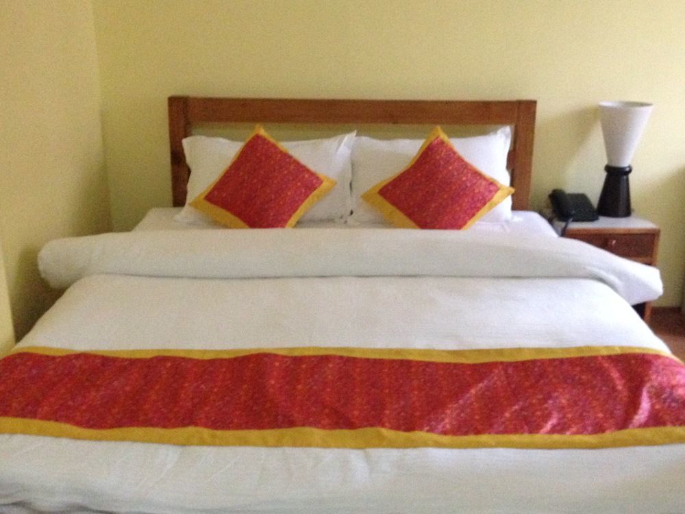 Tibet Peace Guest House Катманду Экстерьер фото