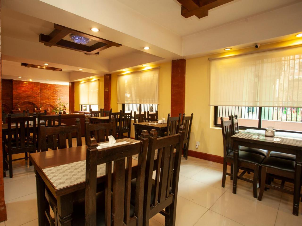 Tibet Peace Guest House Катманду Экстерьер фото