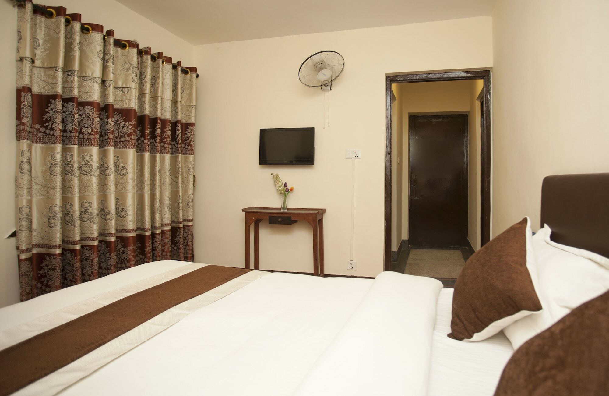 Tibet Peace Guest House Катманду Экстерьер фото